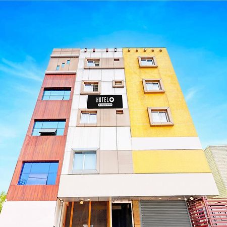 Super Hotel O Srigandhakavalu Formerly Chamundeshwari Lodging Jalahalli Exterior photo